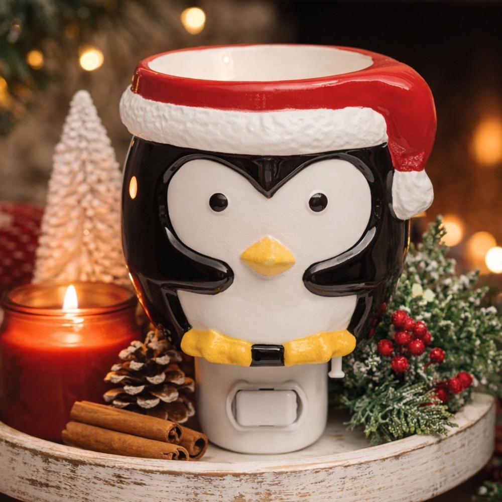 NEW Scentsy 2023 Baby Tux Penguin Warmer 🎄 Retired Christmas Plug-In
